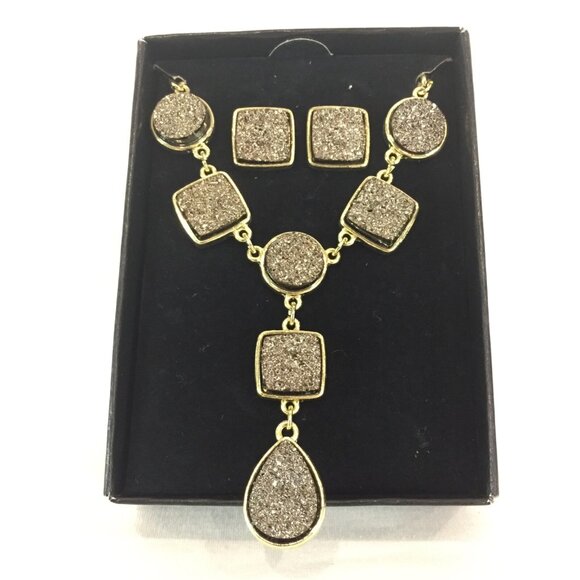 New In Original Box Drusy Style Necklace & Earring Gift Set Avon 2012 - Picture 1 of 9
